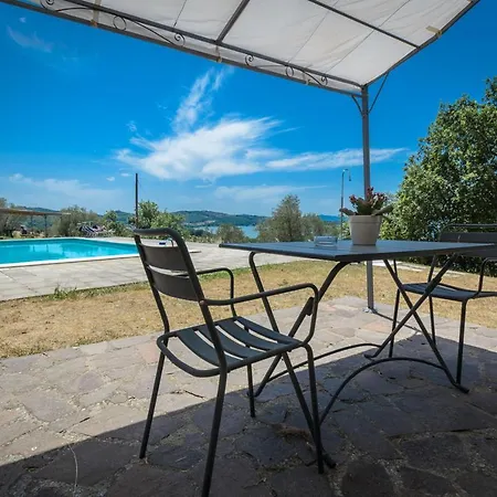 Poloturisticoumbria Rustico Con Piscina Vista Apart Otel