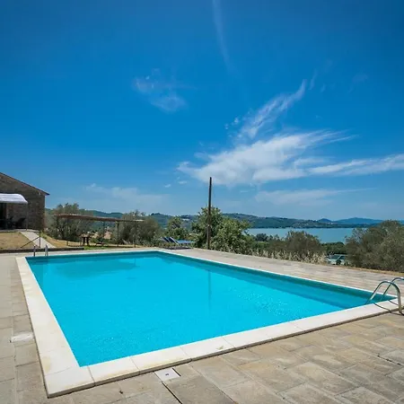 Aparthotel Poloturisticoumbria Rustico Con Piscina Vista *
